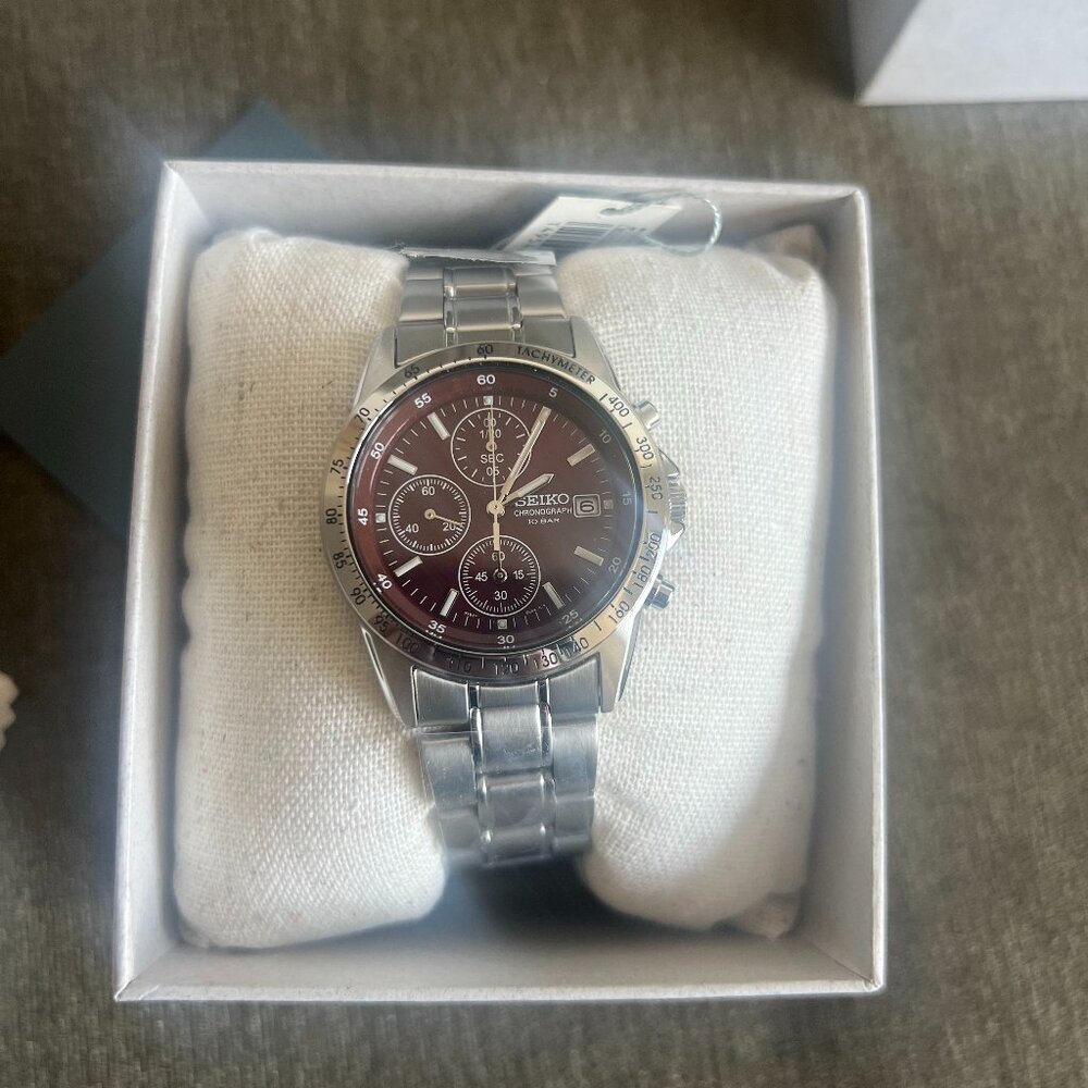 Seiko - Chronograph 10 Bar - Stainless Steel with Red Dial - Limited Edition